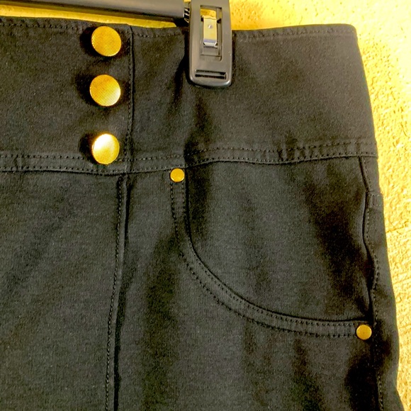 Cavalini Shorts Stretch Black Gold Buttons Size 3X - Picture 5 of 14